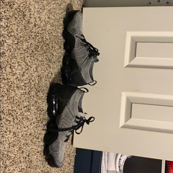 Nike Vapormax - Picture 2 of 4